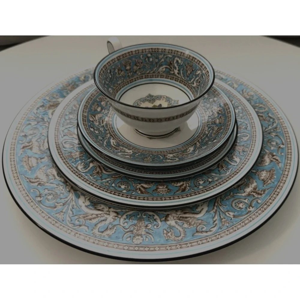 Wedgwood Florentine Turquoise Dinnerware 5 pcs Set - Dragon & Phoenix Motif